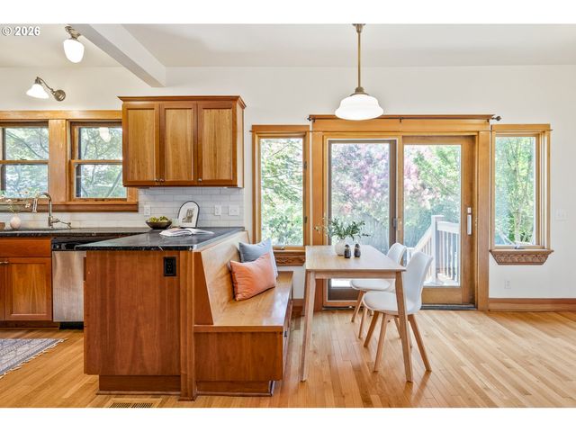 2732 Ne 15TH Ave, Portland, OR 97212
