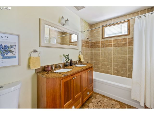 2732 Ne 15TH Ave, Portland, OR 97212