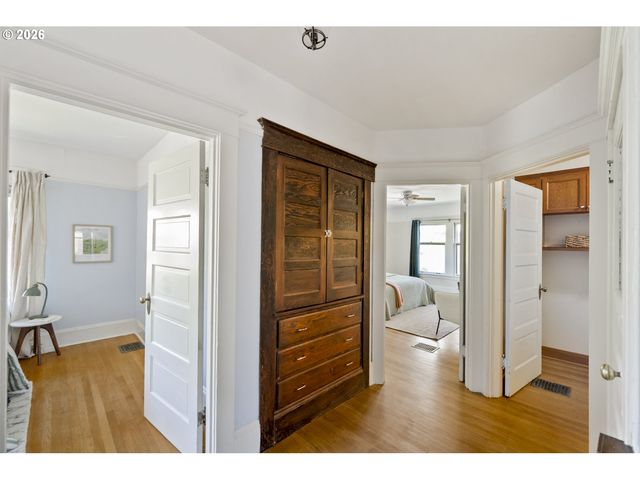 2732 Ne 15TH Ave, Portland, OR 97212