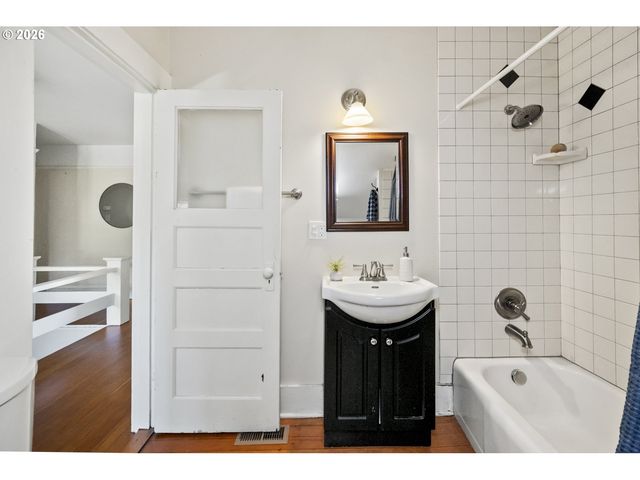 2732 Ne 15TH Ave, Portland, OR 97212