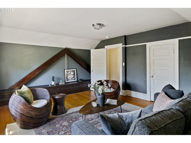 2732 Ne 15TH Ave, Portland, OR 97212