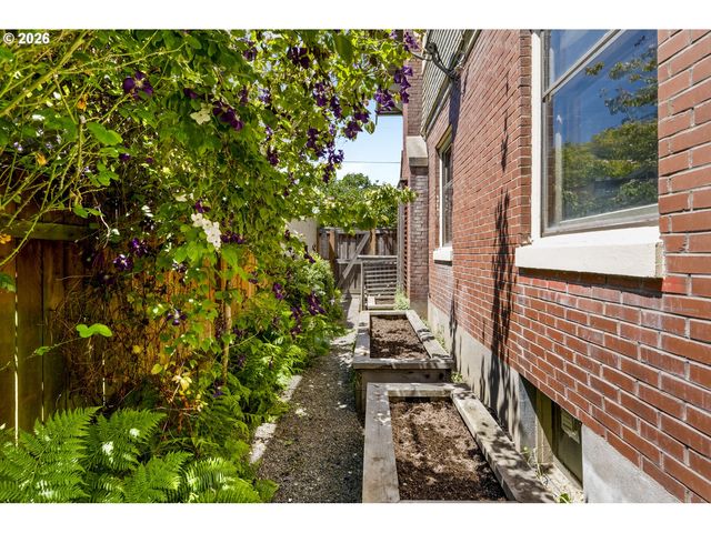 2732 Ne 15TH Ave, Portland, OR 97212