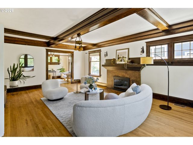 2732 Ne 15TH Ave, Portland, OR 97212