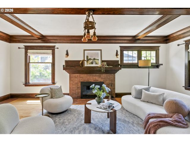 2732 Ne 15TH Ave, Portland, OR 97212