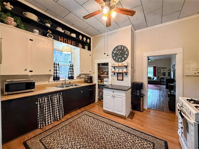 1309 N Austin Street, Denton, TX 76201
