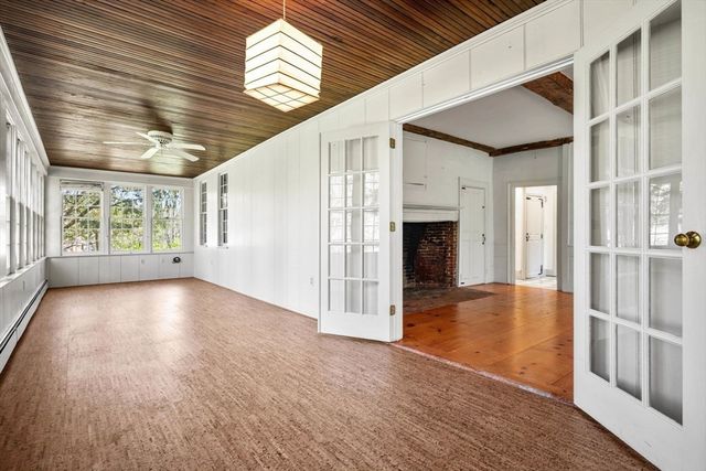 3 Maple St, Sherborn, MA 01770