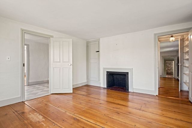 3 Maple St, Sherborn, MA 01770