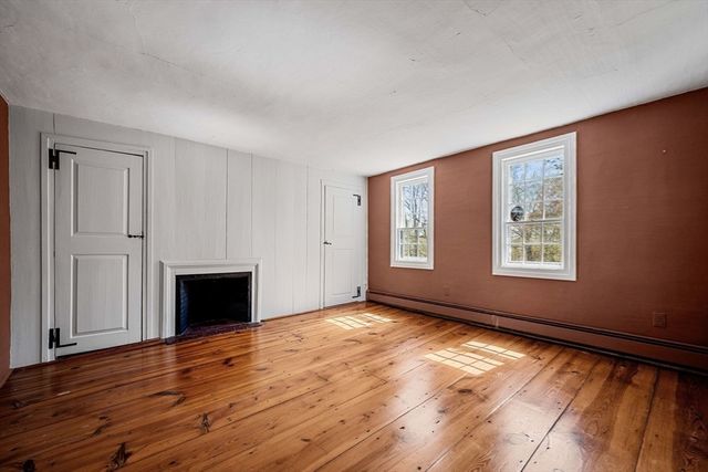 3 Maple St, Sherborn, MA 01770