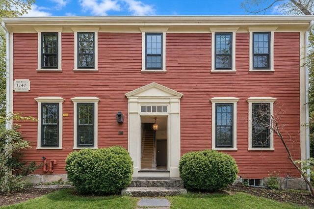 3 Maple St, Sherborn, MA 01770