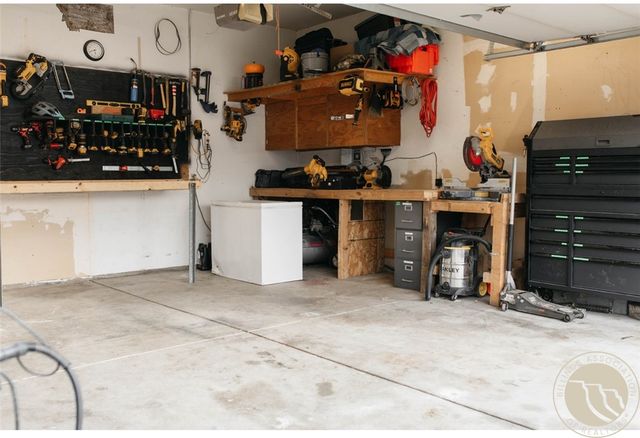 1221 Caroline, Billings, MT 59105