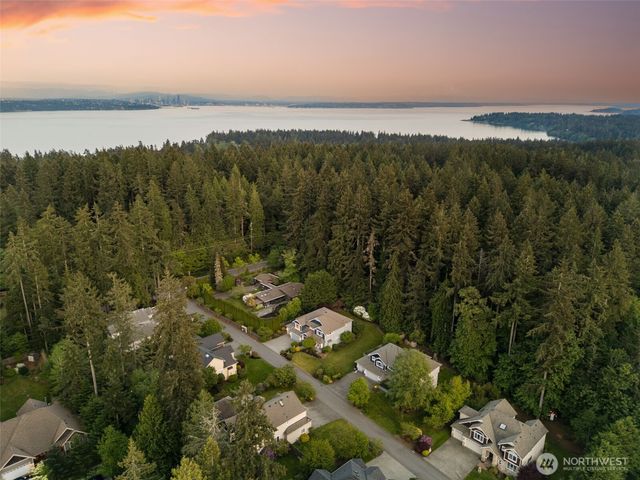9545 NE Idel Weis Court, Bainbridge Island, WA 98110