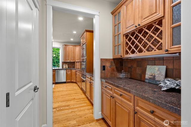 9545 NE Idel Weis Court, Bainbridge Island, WA 98110