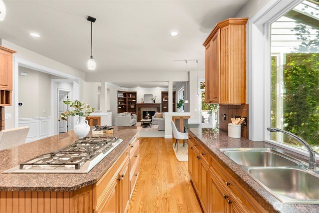 9545 NE Idel Weis Court, Bainbridge Island, WA 98110