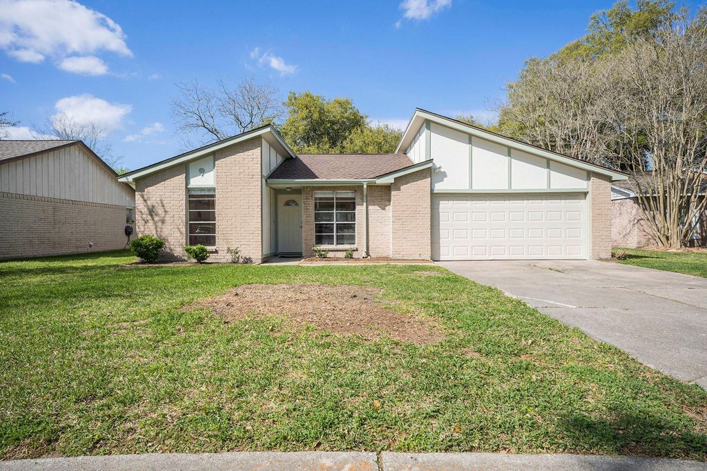 5904 Misty Meadow Street, League City, TX 77573