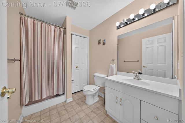 26606 Hales Street, Madison Heights, MI 48071