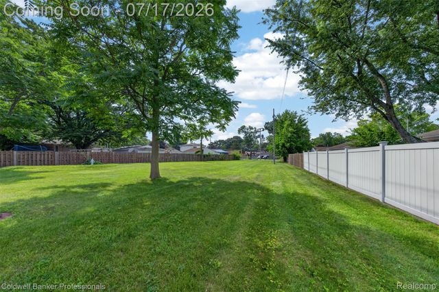 26606 Hales Street, Madison Heights, MI 48071