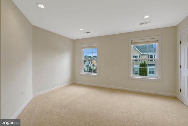 6238 LAWSON DR, Haymarket, VA 20169