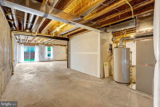 6238 LAWSON DR, Haymarket, VA 20169