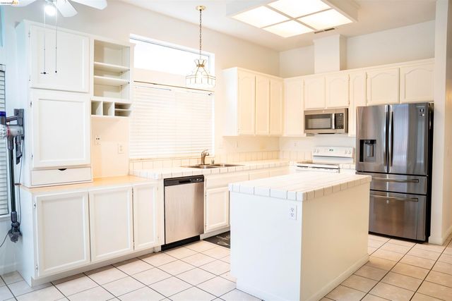4808 Pineview Way, Antioch, CA 94531