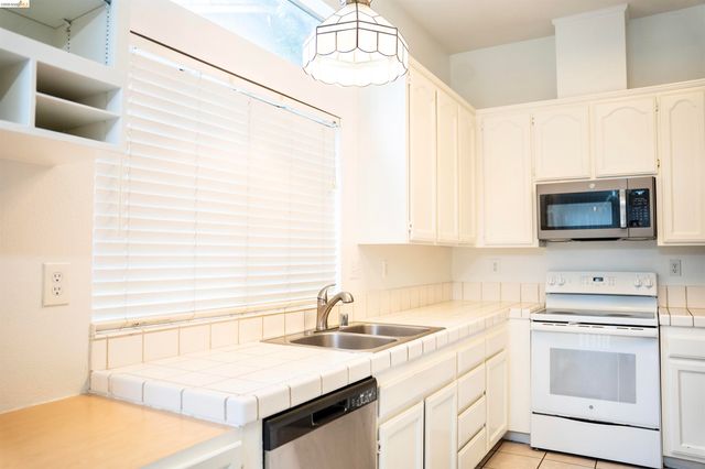 4808 Pineview Way, Antioch, CA 94531