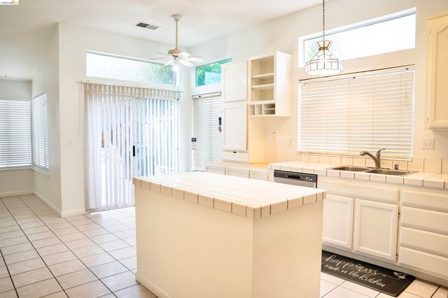 4808 Pineview Way, Antioch, CA 94531