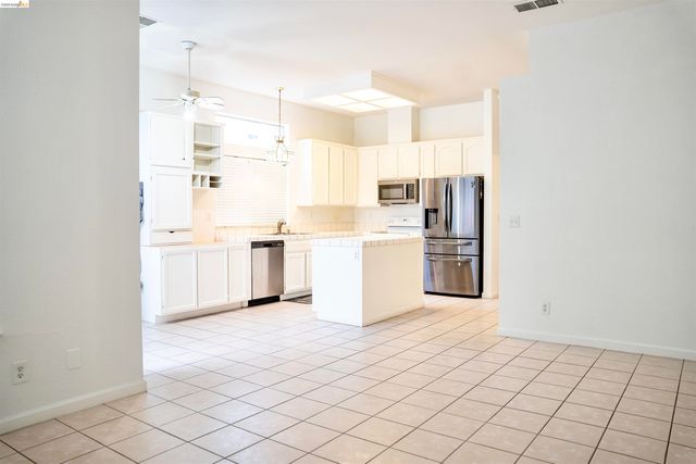 4808 Pineview Way, Antioch, CA 94531