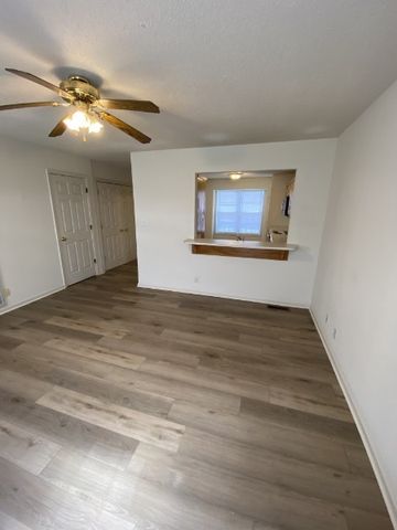 235 Tree Line Dr, Oak Grove, KY 42262