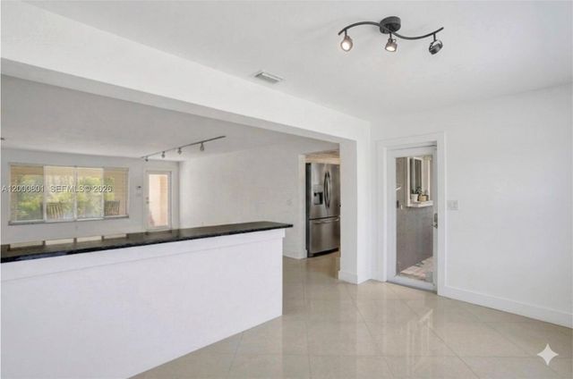 417 NE 29th St, Wilton Manors, FL 33334