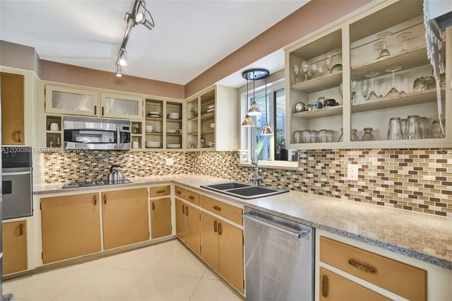 417 NE 29th St, Wilton Manors, FL 33334