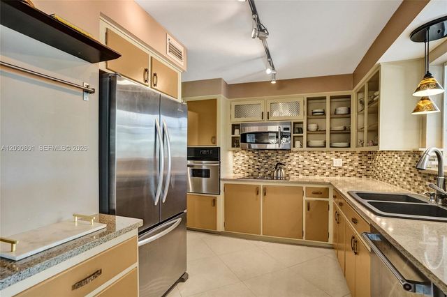 417 NE 29th St, Wilton Manors, FL 33334