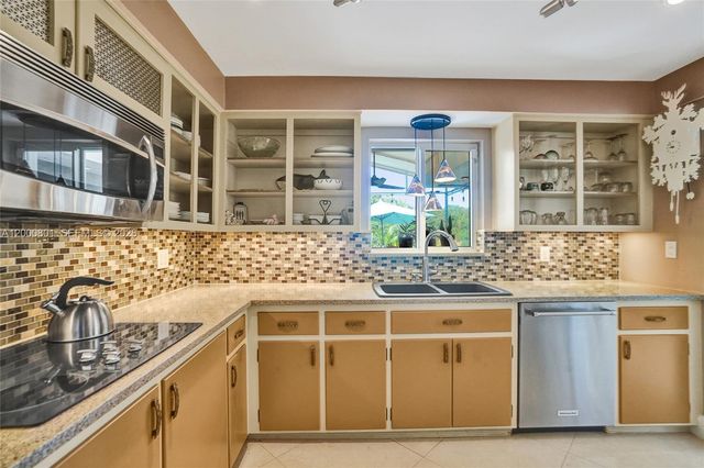 417 NE 29th St, Wilton Manors, FL 33334