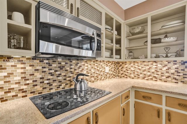 417 NE 29th St, Wilton Manors, FL 33334