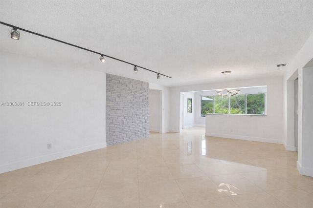 417 NE 29th St, Wilton Manors, FL 33334