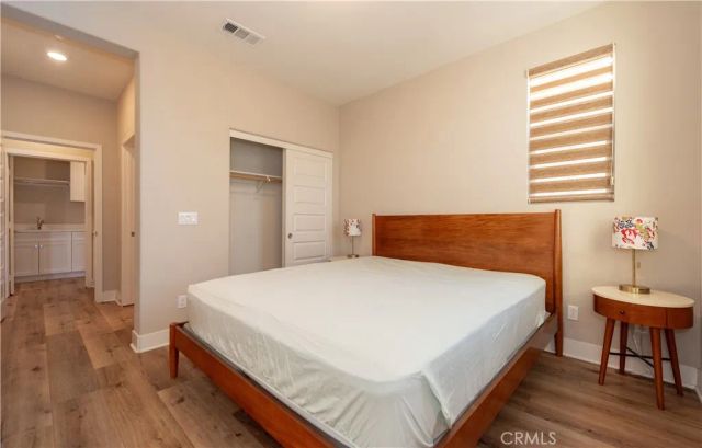 114 Character, Irvine, CA 92618