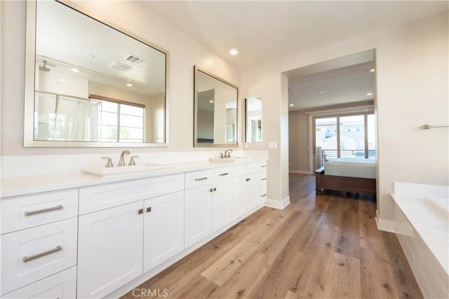 114 Character, Irvine, CA 92618