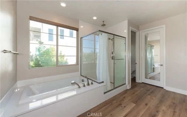 114 Character, Irvine, CA 92618