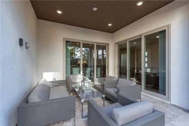 114 Character, Irvine, CA 92618