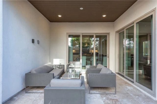 114 Character, Irvine, CA 92618