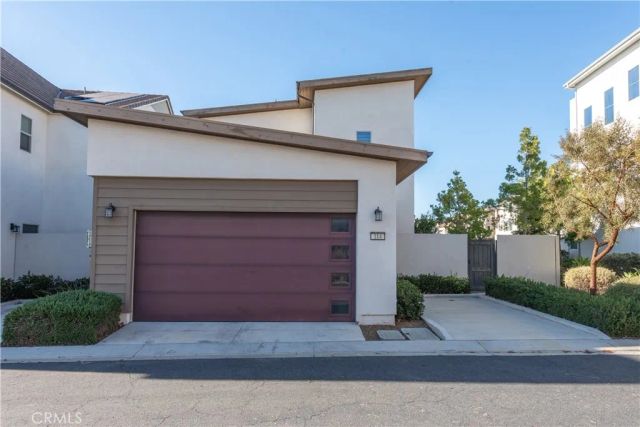 114 Character, Irvine, CA 92618