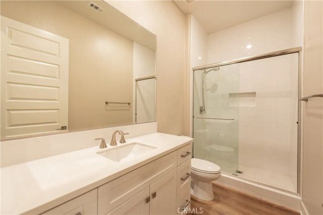 114 Character, Irvine, CA 92618