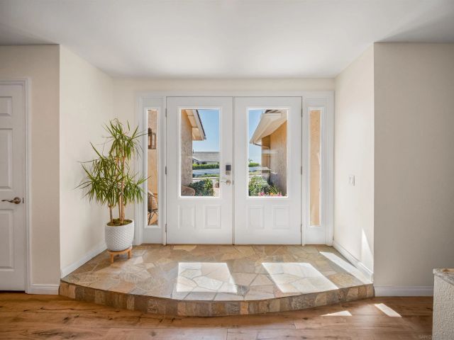 1022 Daisy Avenue, Carlsbad, CA 92011