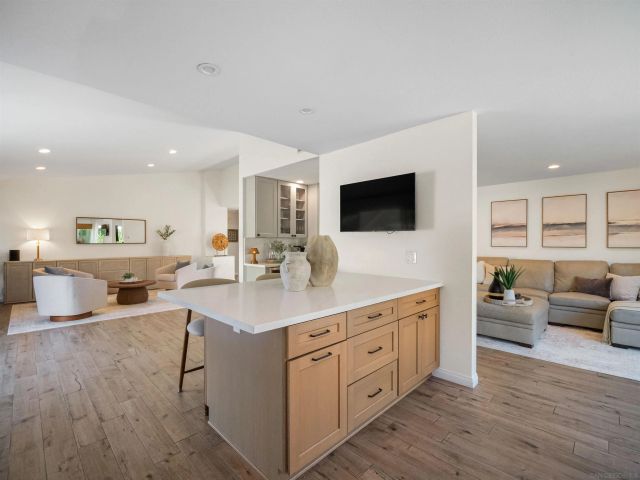 1022 Daisy Avenue, Carlsbad, CA 92011