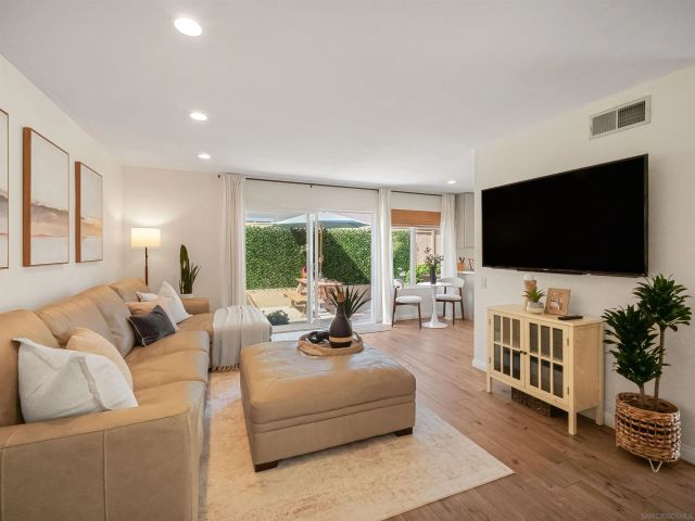 1022 Daisy Avenue, Carlsbad, CA 92011