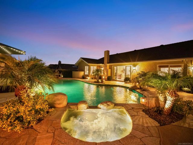 1022 Daisy Avenue, Carlsbad, CA 92011
