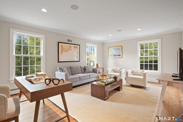 23 Daffodil Lane, Greenwich, CT 06807