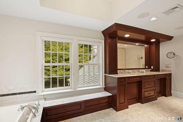23 Daffodil Lane, Greenwich, CT 06807