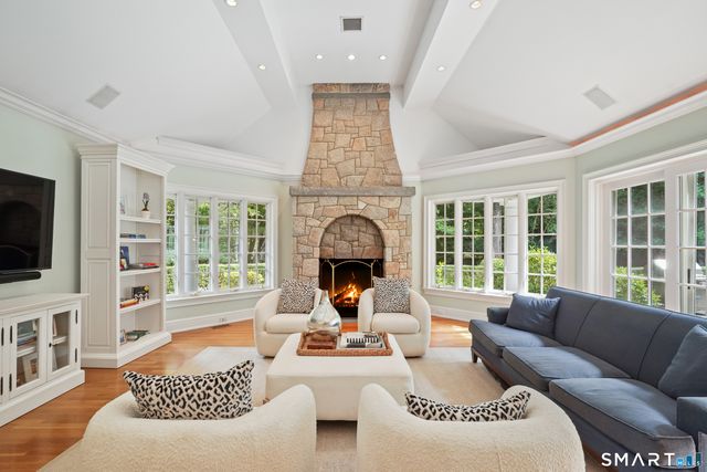 23 Daffodil Lane, Greenwich, CT 06807