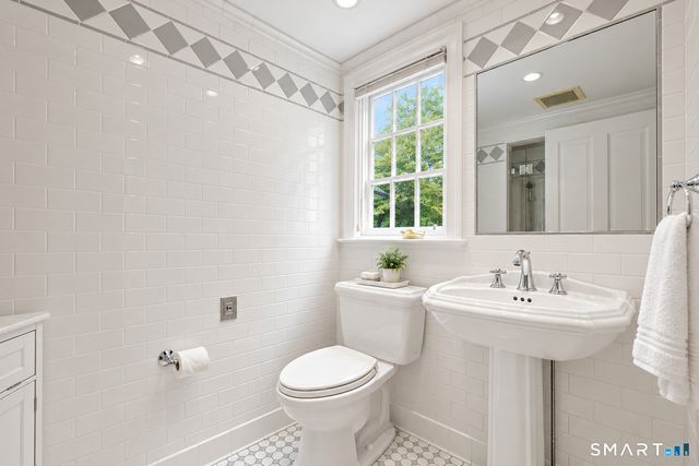 23 Daffodil Lane, Greenwich, CT 06807
