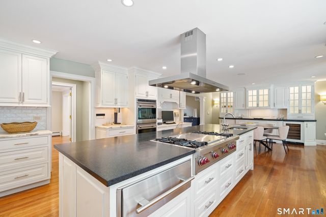 23 Daffodil Lane, Greenwich, CT 06807
