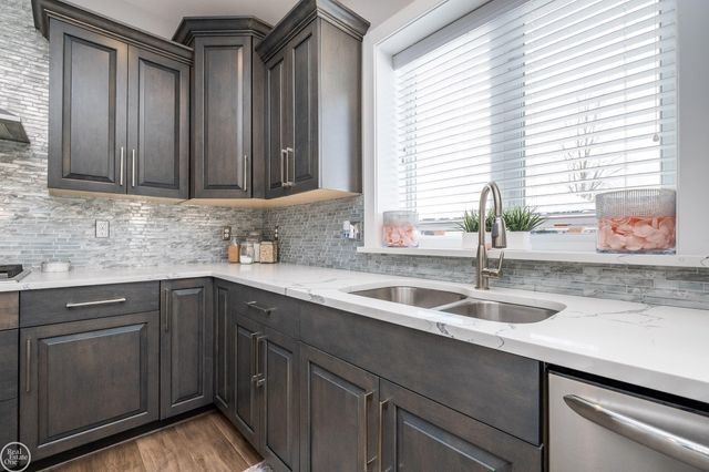 54581 Black Hills Lane, Shelby Twp, MI 48316